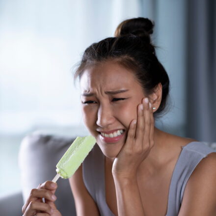female have toothache 2026 01 07 00 20 58 utc 1